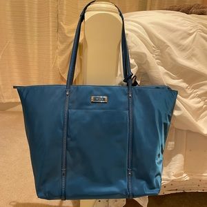Tumi tote bag with zip